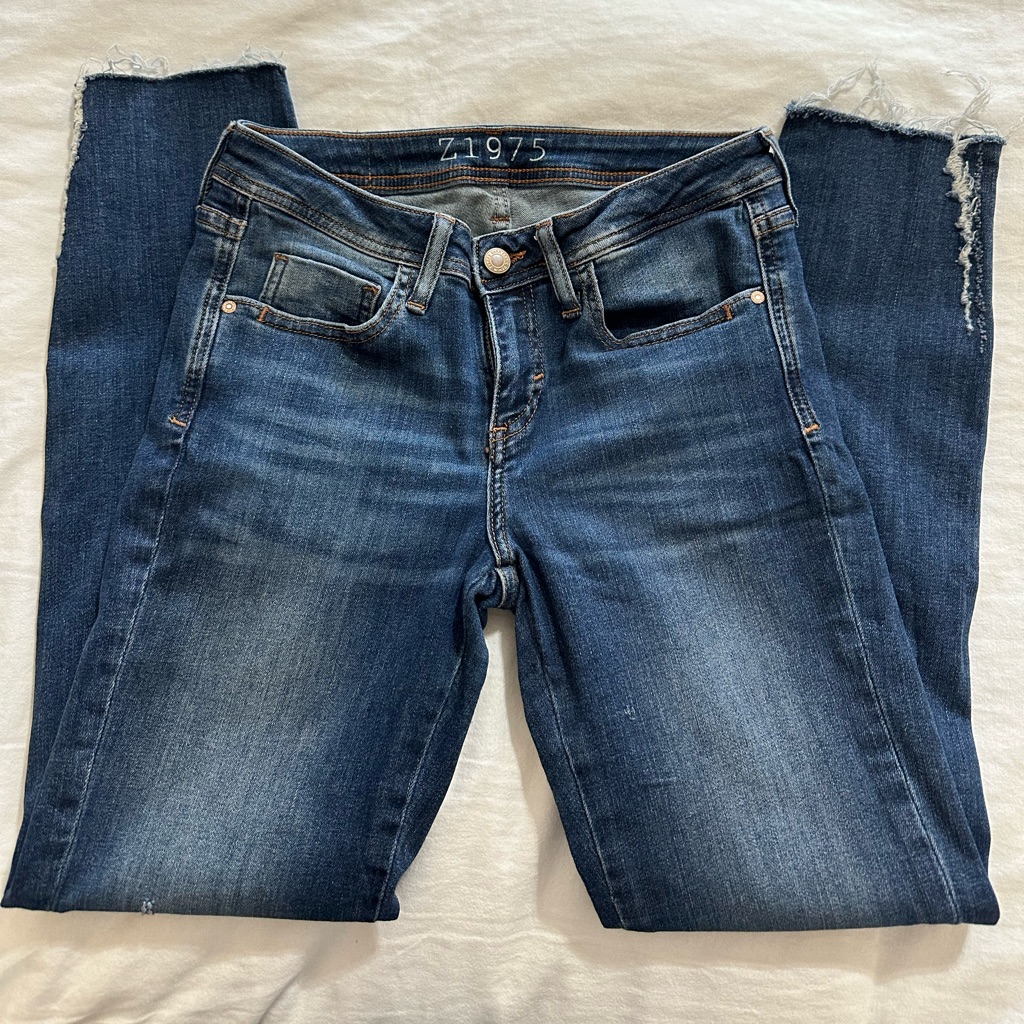 Zara Basic Denim. Ankle Fit.